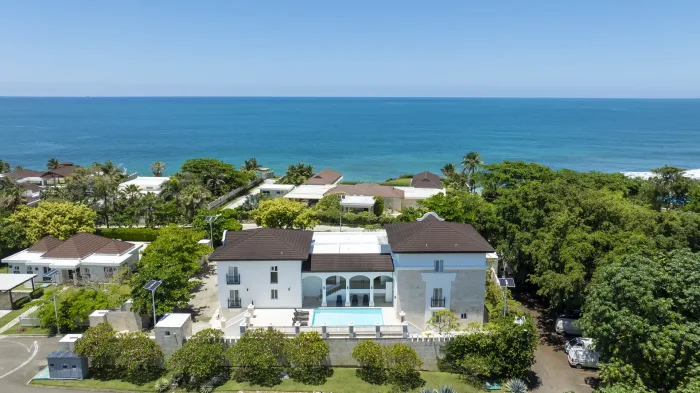 Castillo Residence | Spacious Ocean View Residence