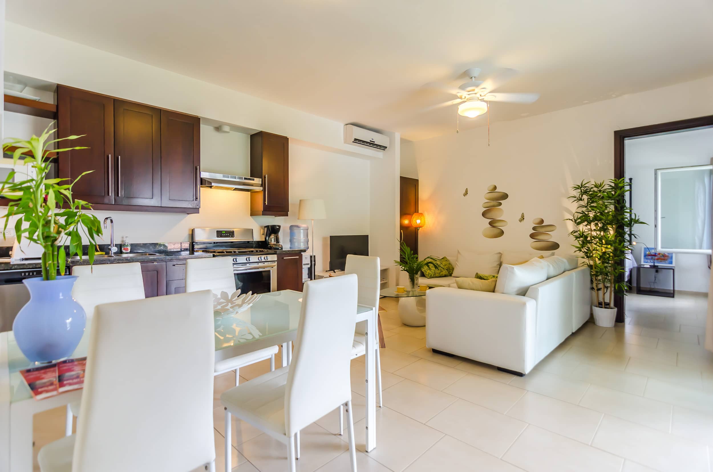 Third Floor Oceanfront Living in Infiniti Blu
