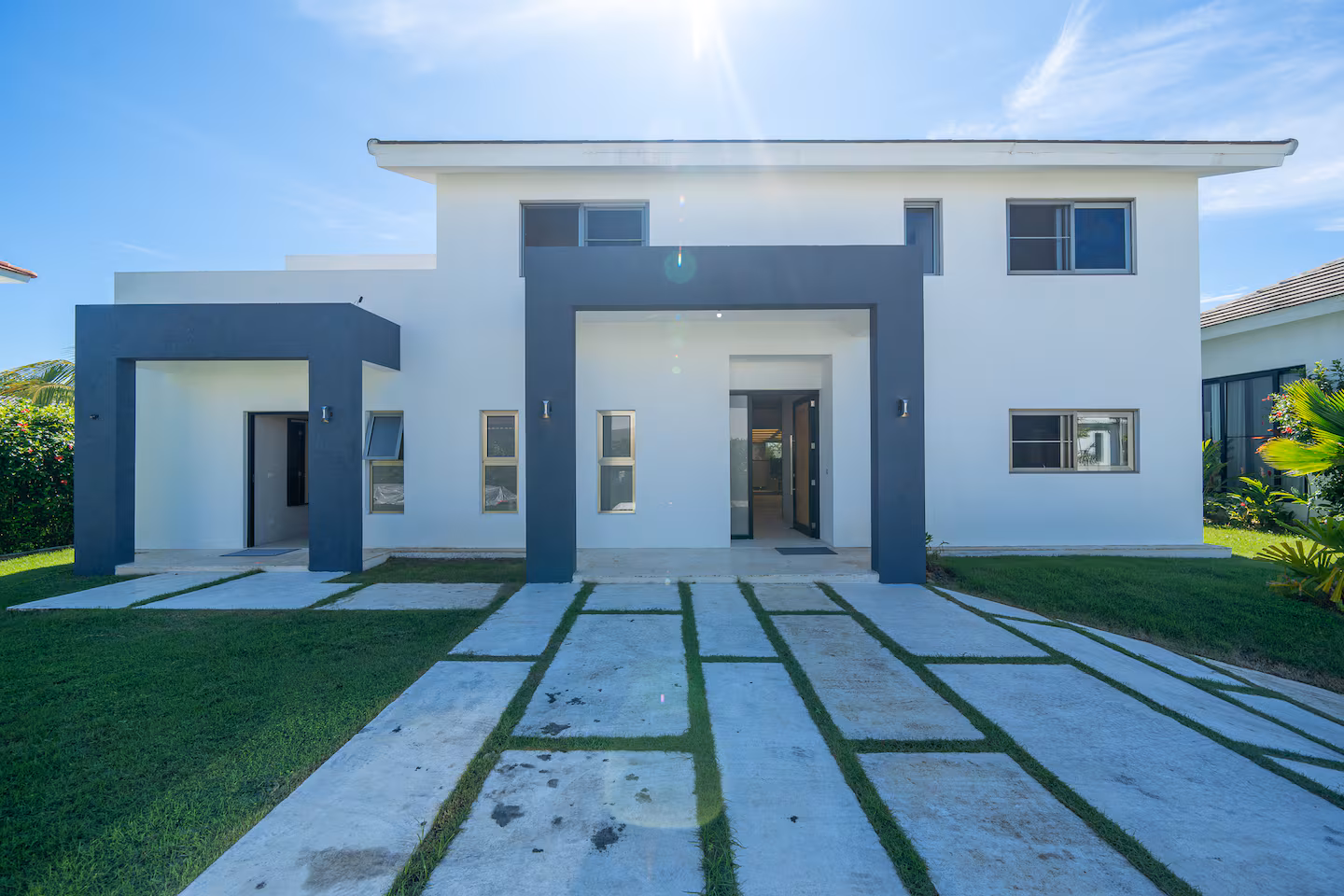 Villa Black Forest – Luxury High-Tech Beachfront Villa