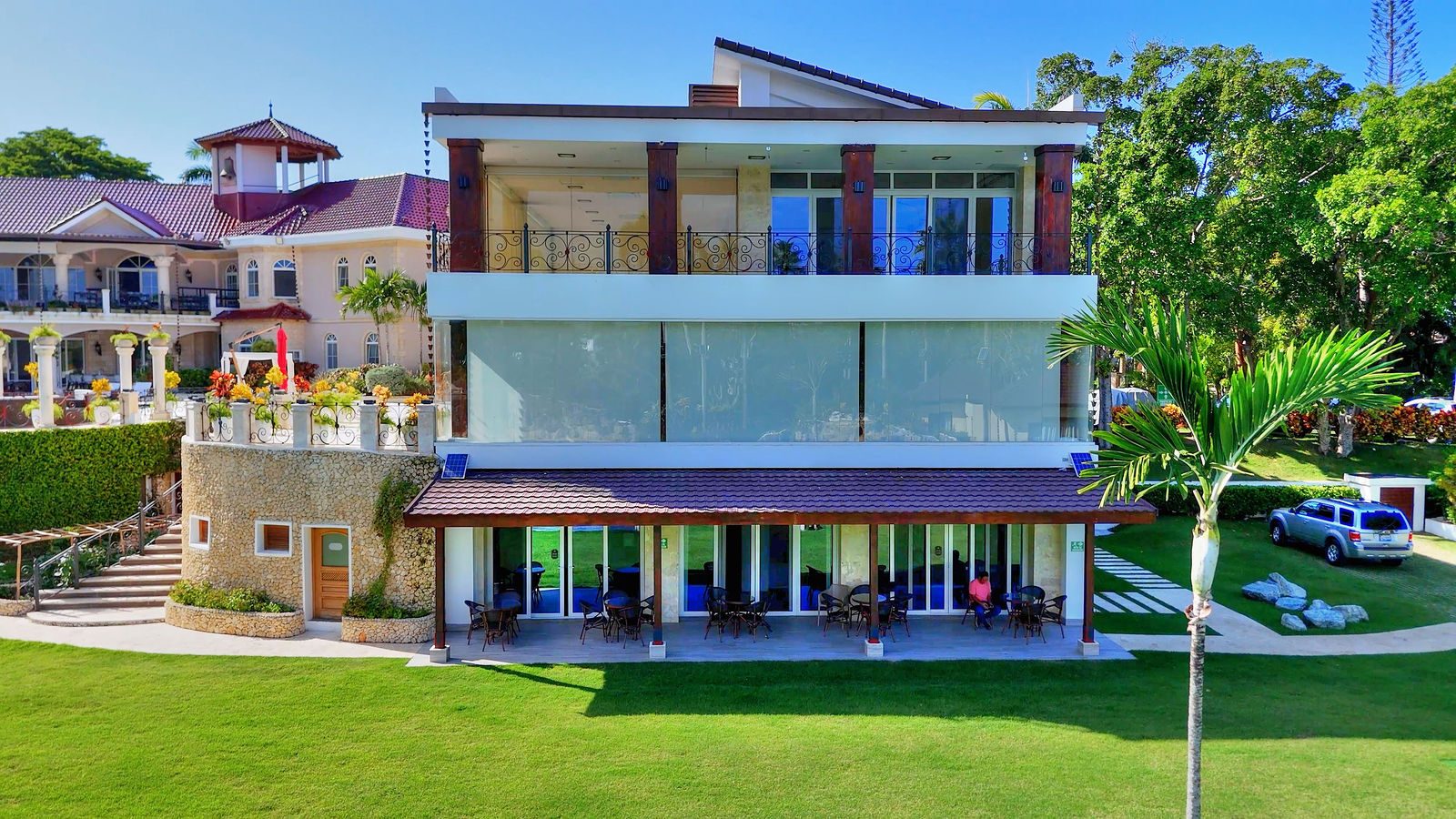 Lionsgate estate photograph 35